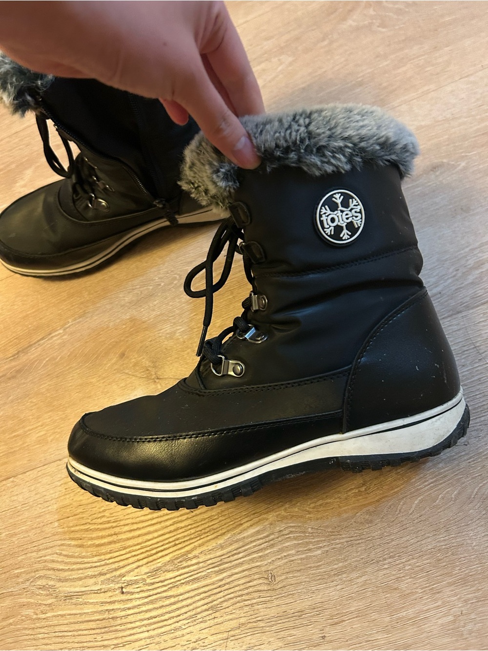 totes Black Faux-Fur Trim Lace-Up waterproof Winter Boot